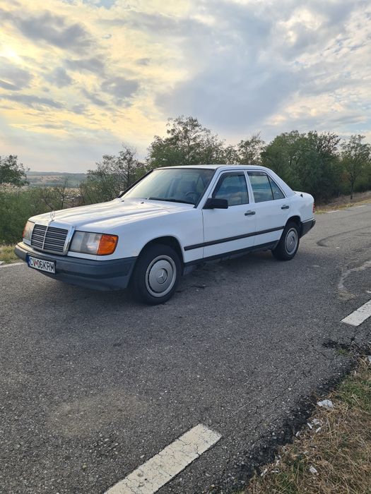 Mercedes W124 200E