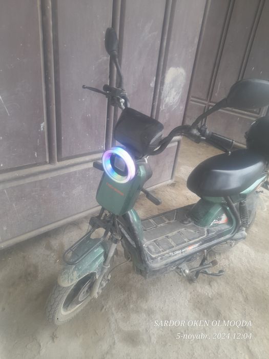 Skuter.   sotaman