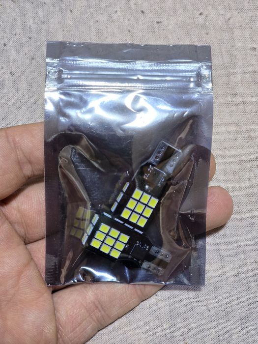 Vând set x2 bec led T15 W16W