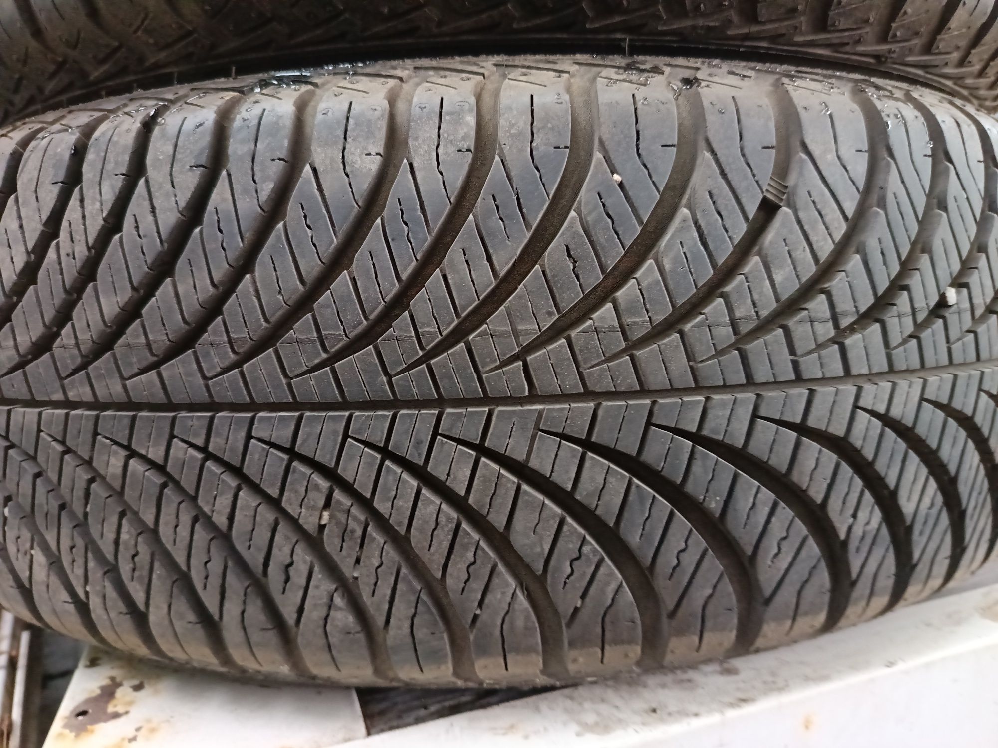 Anvelope 4sezoane 185 65 15 goodyear 2019 7.5mm