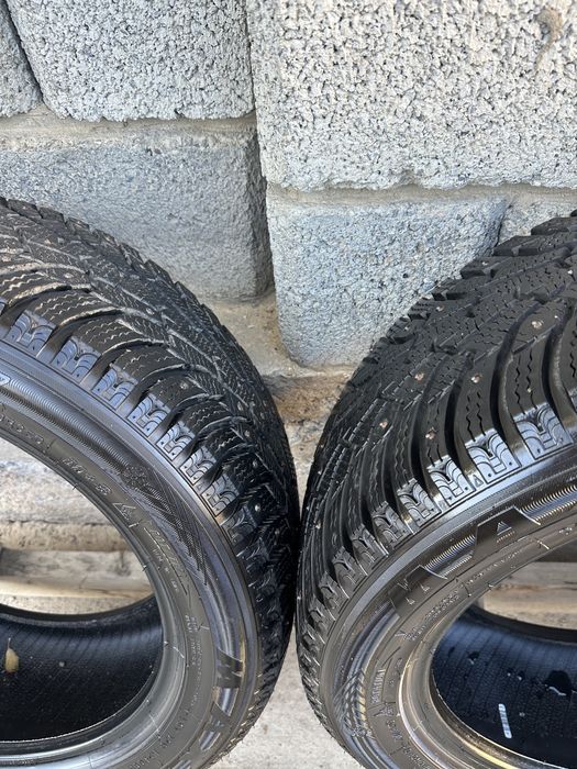 Maxxis 215/55R17 Зимный шипы