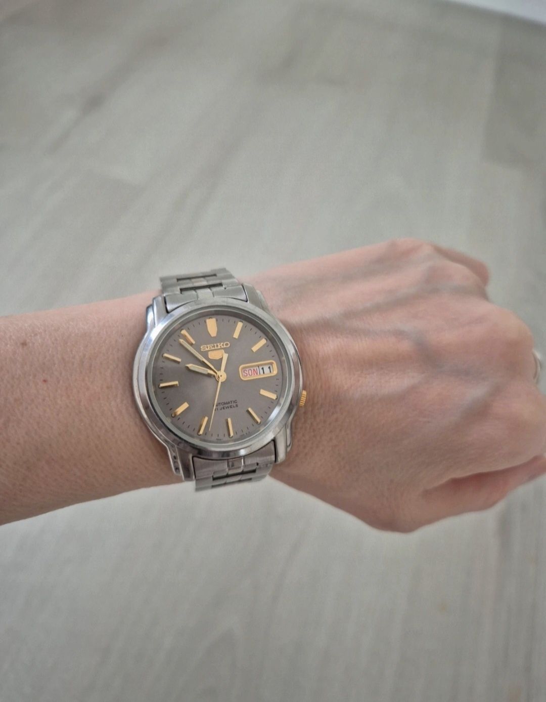 Ceas dama Seiko.