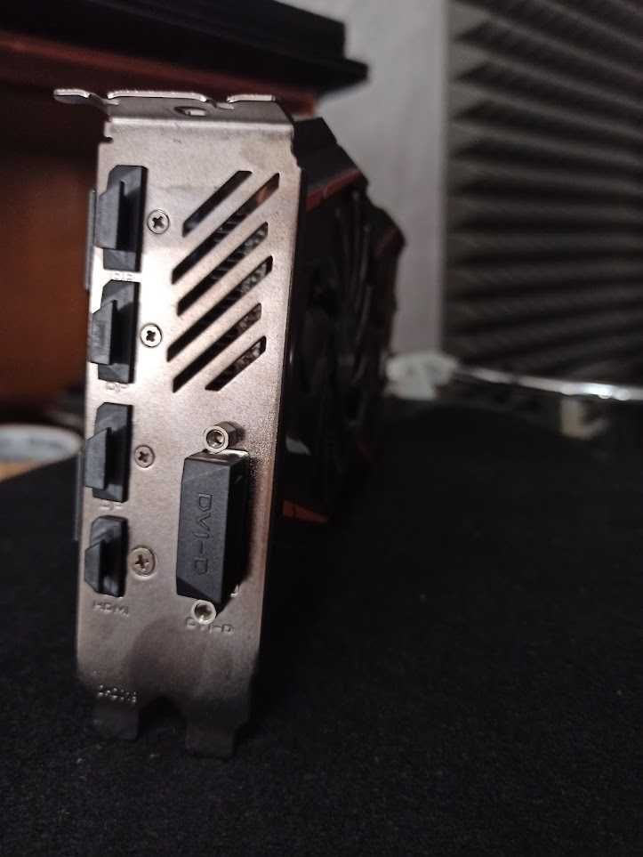 Продавам видеокарта Gigabyte Gaming 4G Radeon RX580