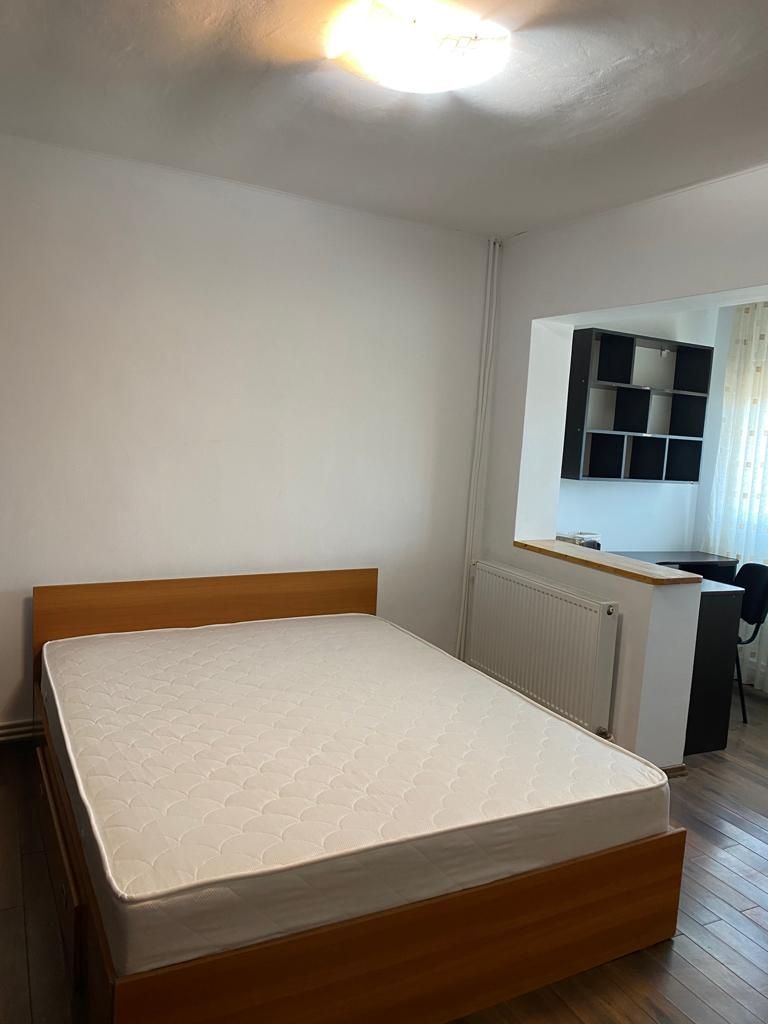 Închiriez apartament 2 camere