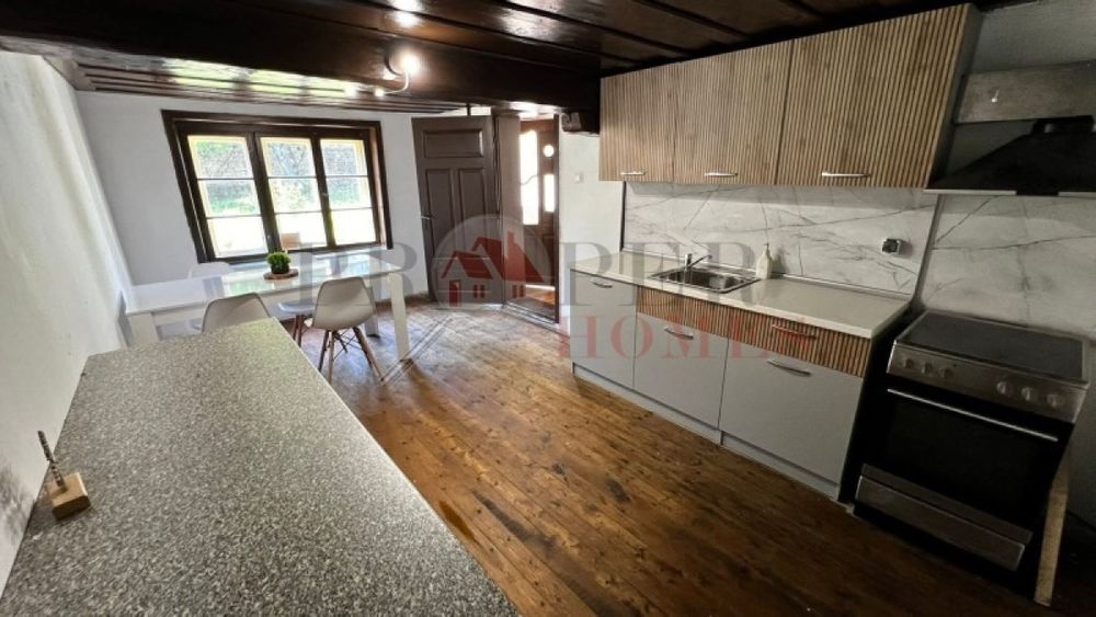 Продажба Къща гр. Полски Тръмбеш - с. Полски Сеновец 90m²