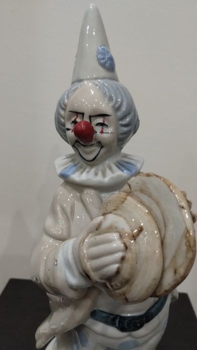 Порцеланова статуетка на клоун, винтидж, колекционерска.