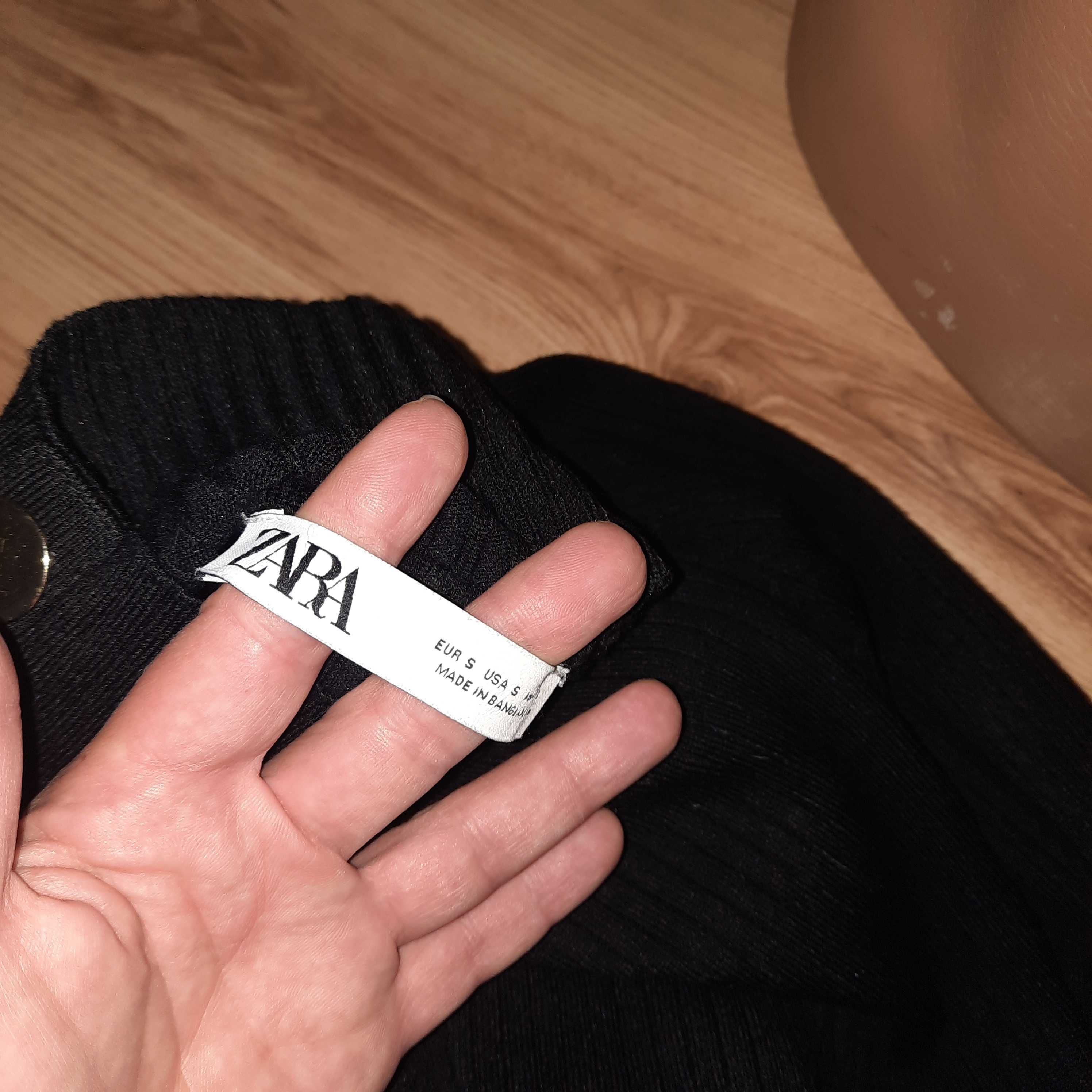 Страхотна рокля рипс на Zara