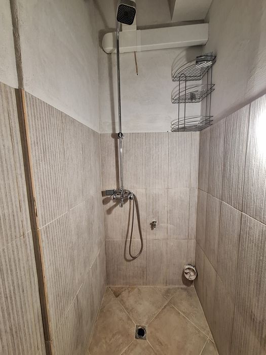 Обзав. стая със собствена баня за момиче / студентка до метро Сердика