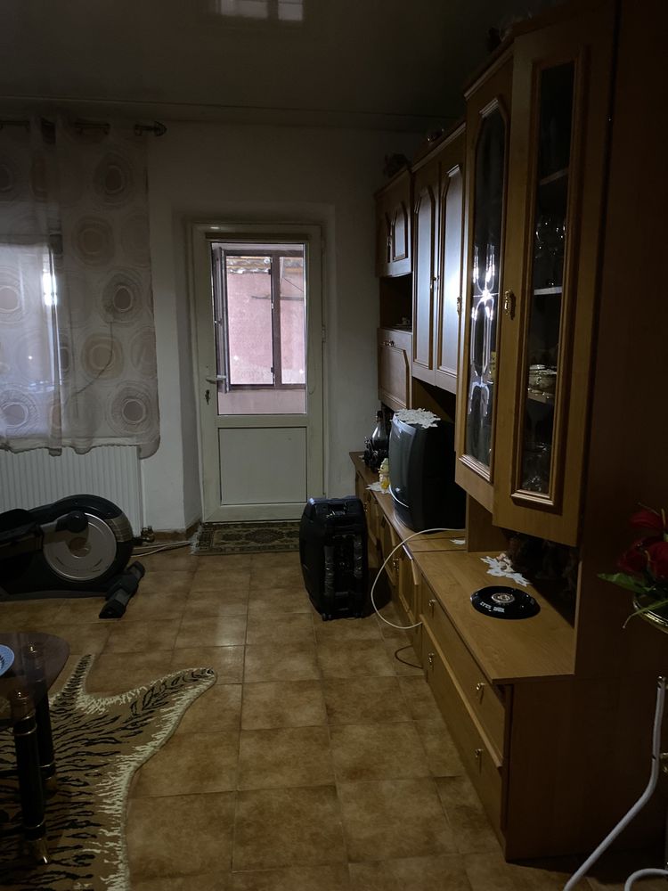 Casa cu spatiu comercial