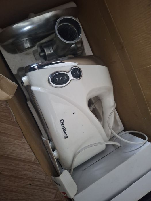 Продам электро мясорубку