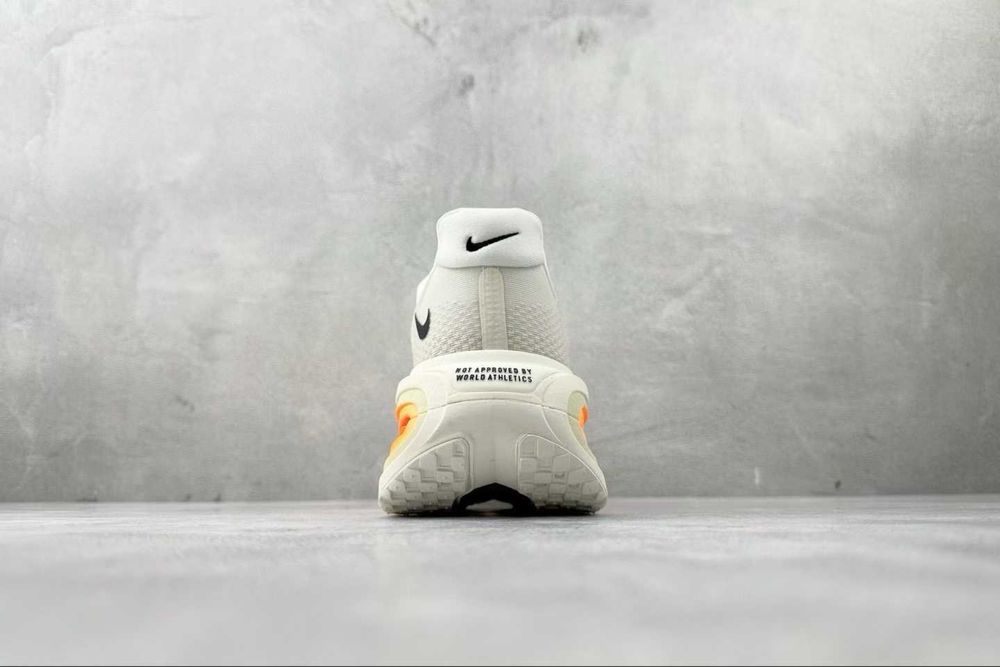 Нови дамски маратонки Nike Vomero Premium