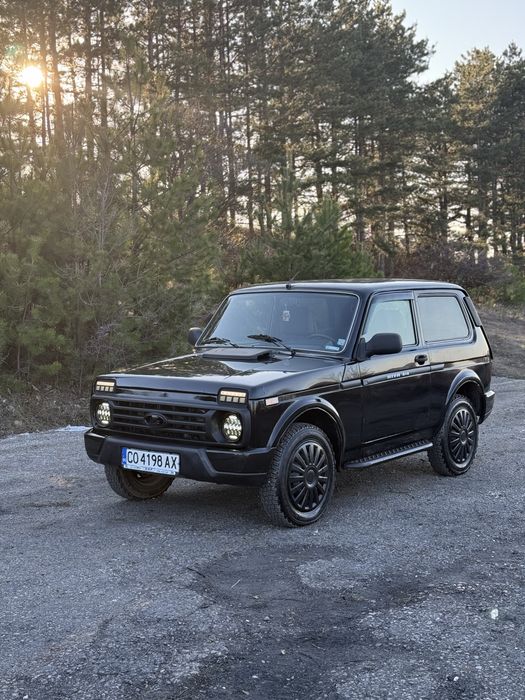 Продава се Лада Нива 1700 инжекция /бензин газ /