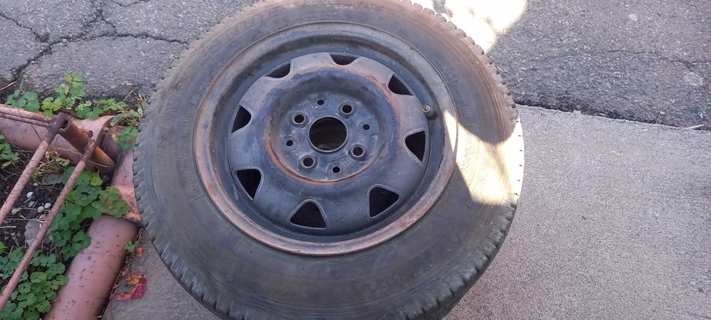 Продам шины с дисками 155/80/14
