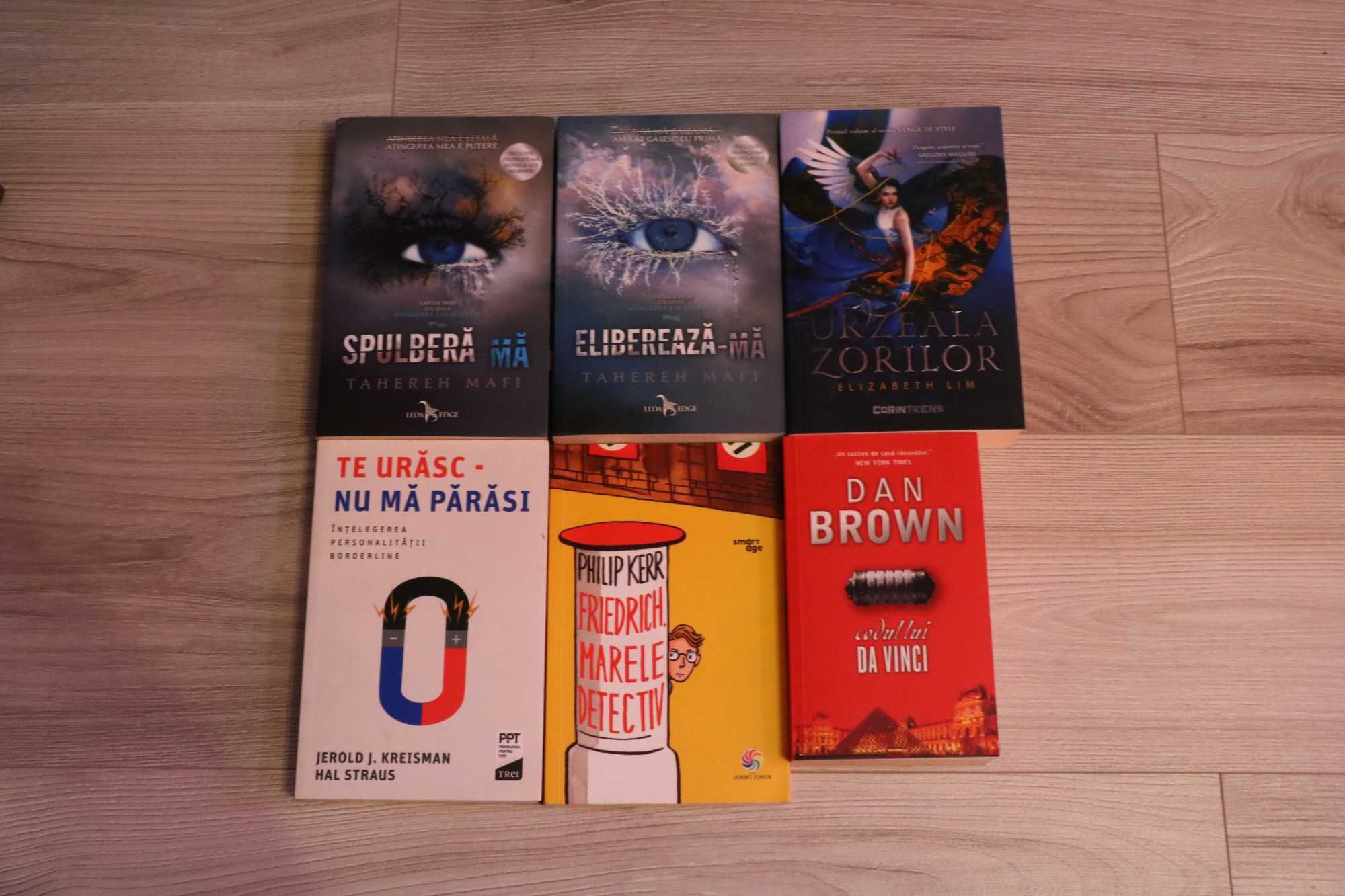Vând cărți în condiție perfectă