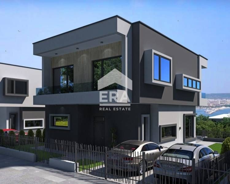 Самостоятелна къща в комплекс от къщи, в начален етап на строителство,