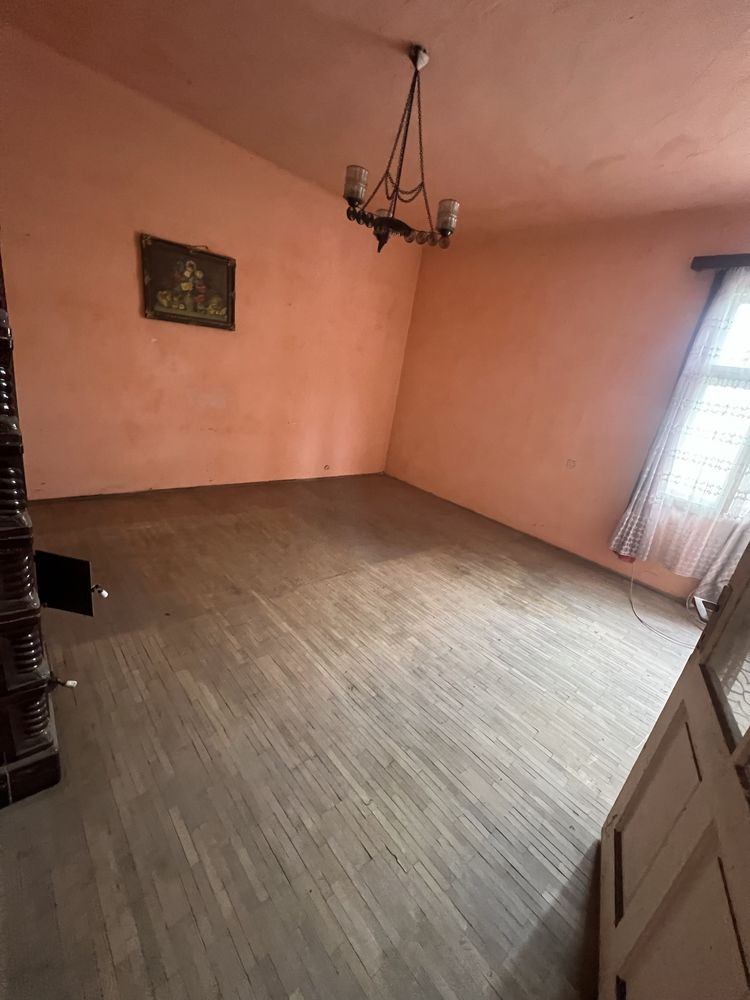 imobil spatiu comercial și apartamente