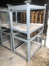 Метални стелажи за съхранение на продукция