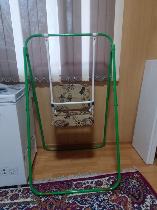Детская качеля в отличном состоянии.