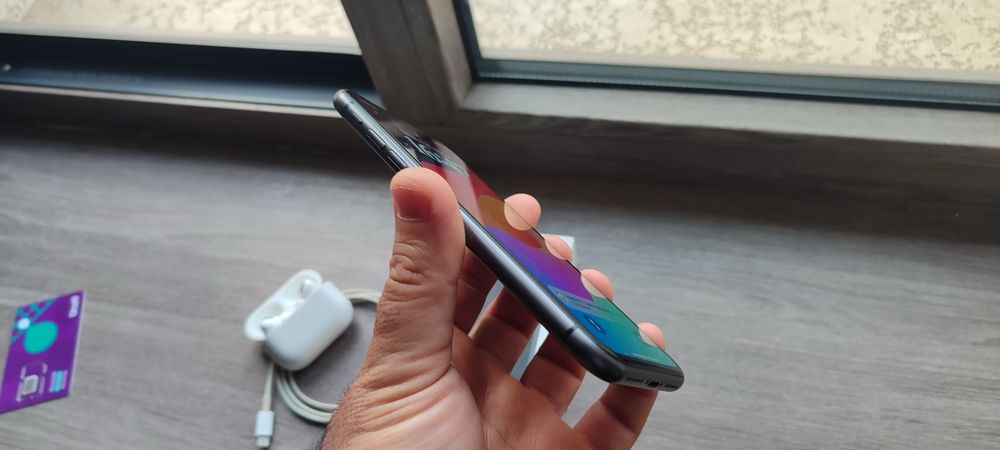 Bir qoʻl ishlatilingan Iphone11. Holati juda ham yahshi. Full komplekt