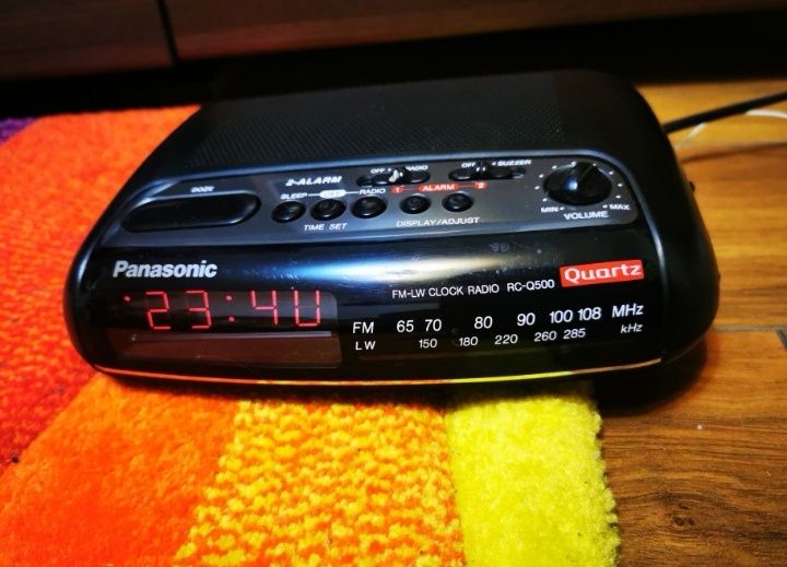 Radio cu ceas Panasonic Quatz