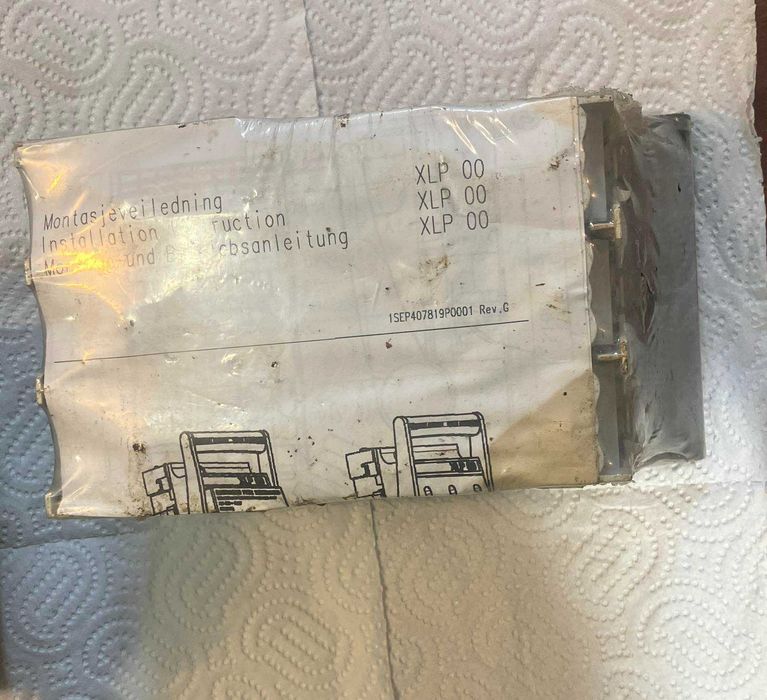 Разединител със стопяеми предпазители ABB XLP000 и XLP00