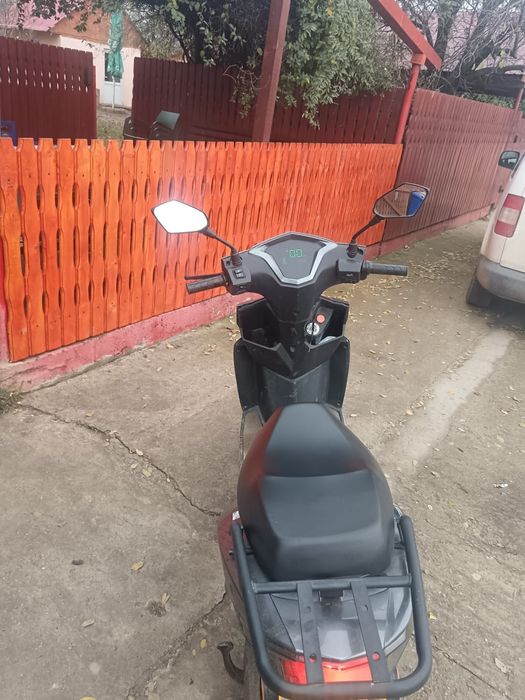 Van scuter electric Volta