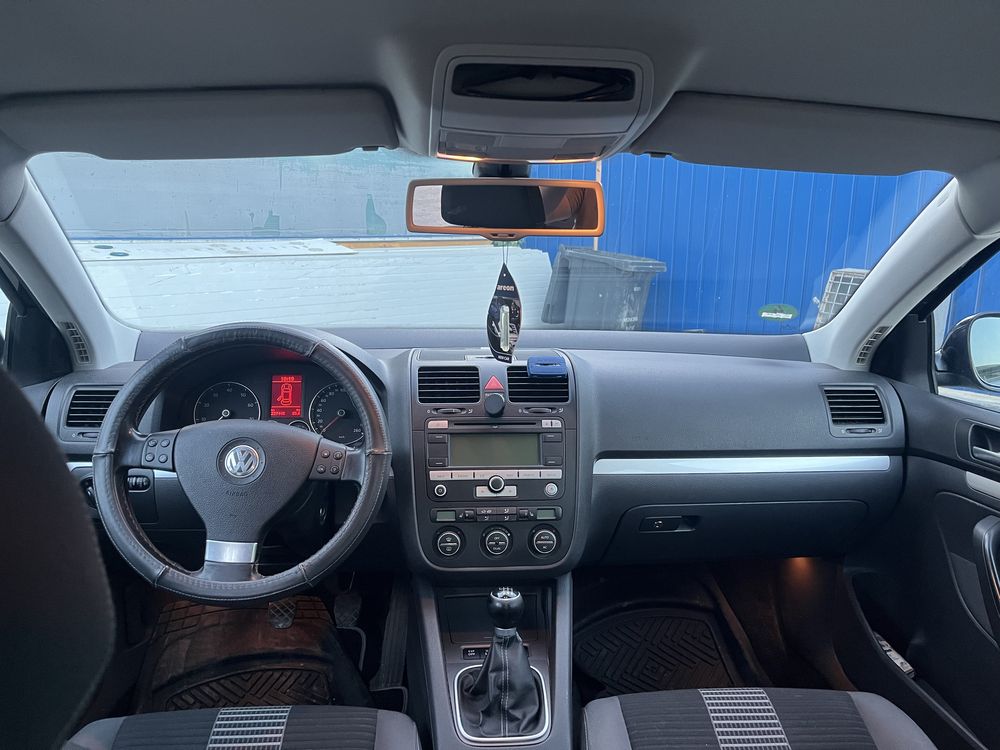 VW Jetta /An 2009 /1.4 benzina /122CP