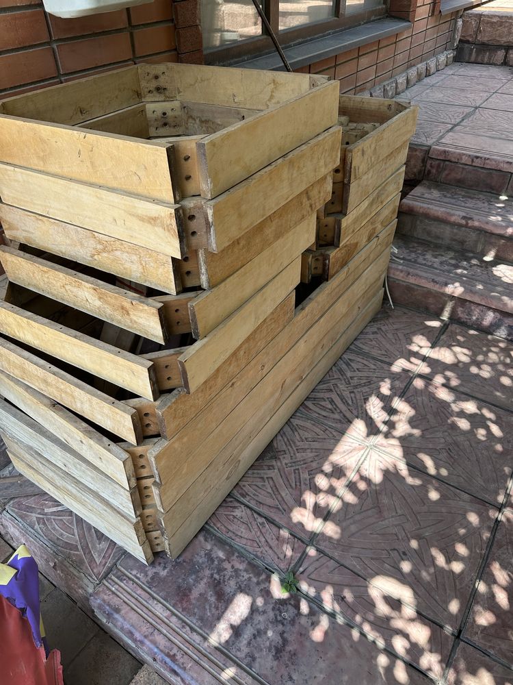 Продам подстолья деревянные с ножками