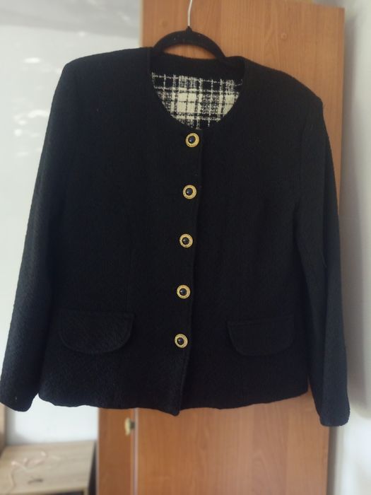 Дамски костюм M размер