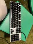 Vand tastatura Logitech G413 silver