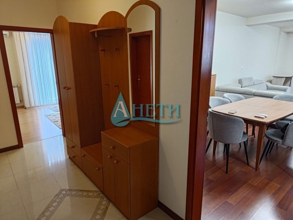 Дава се под наем Тристаен апартамент в София, Гео Милев - 111 кв.м за 800 € - Снимка #10