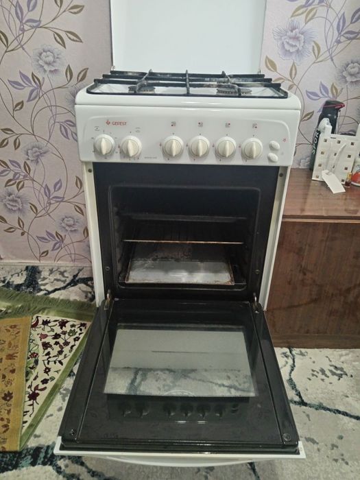 Продается газовая плита "GEFEST" в отличном  состоянии.