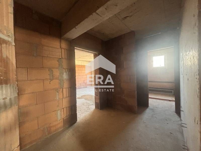 Продава се Двустаен апартамент в Варна, Гранд Мол Варна - 65 кв.м за 2031 €/кв.м - Снимка #4