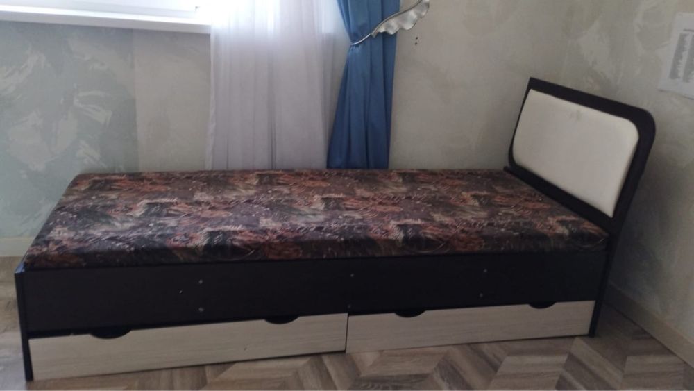 Кровать в хорошем состоянии