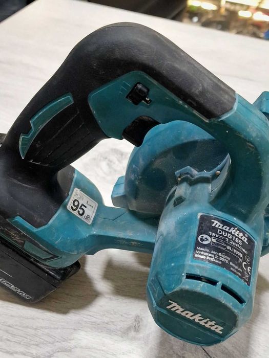 Акумулаторна въздуходувка Makita DUB185Z, 18 V с батерия 5Ah