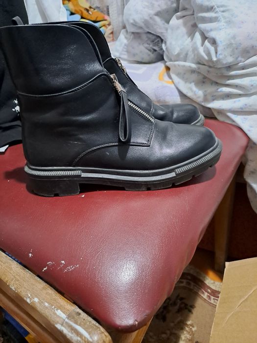 Продам сапожки детские