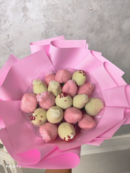 Букеты Боксы Клубника в шоколаде Дубайский шоколад