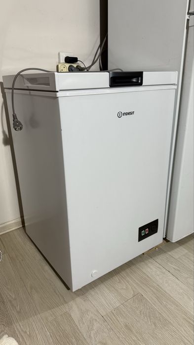 Морозильник Indesiit