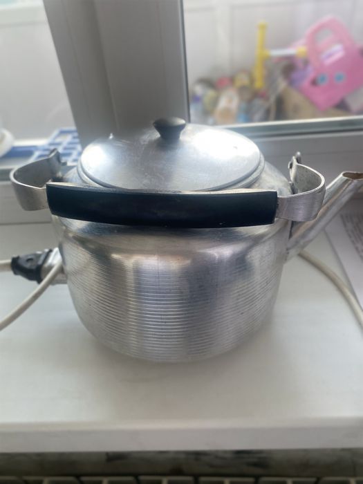 Продам электрический чайник