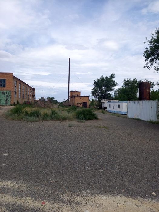 Сдам промышленное здание с постройками