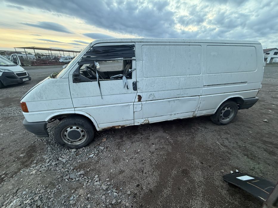 Фолксваген транспортер Т4 2.4 На части