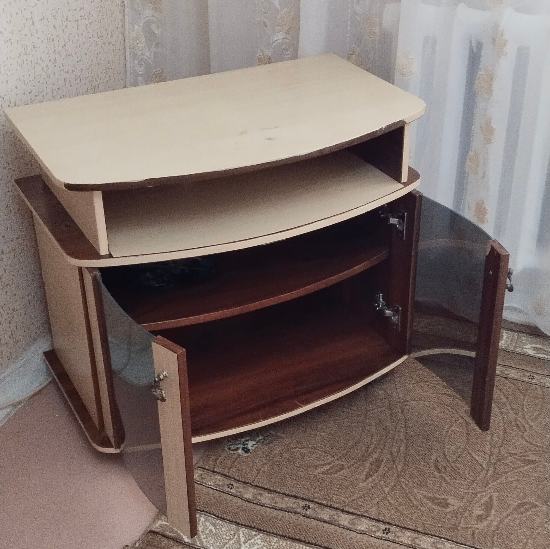 Тумба под телевизор