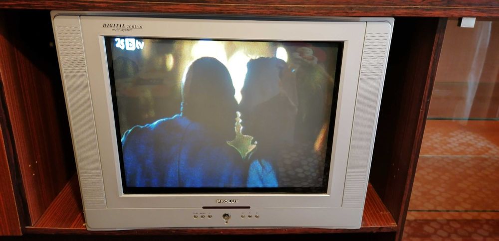 Продавам телевизор prolux
