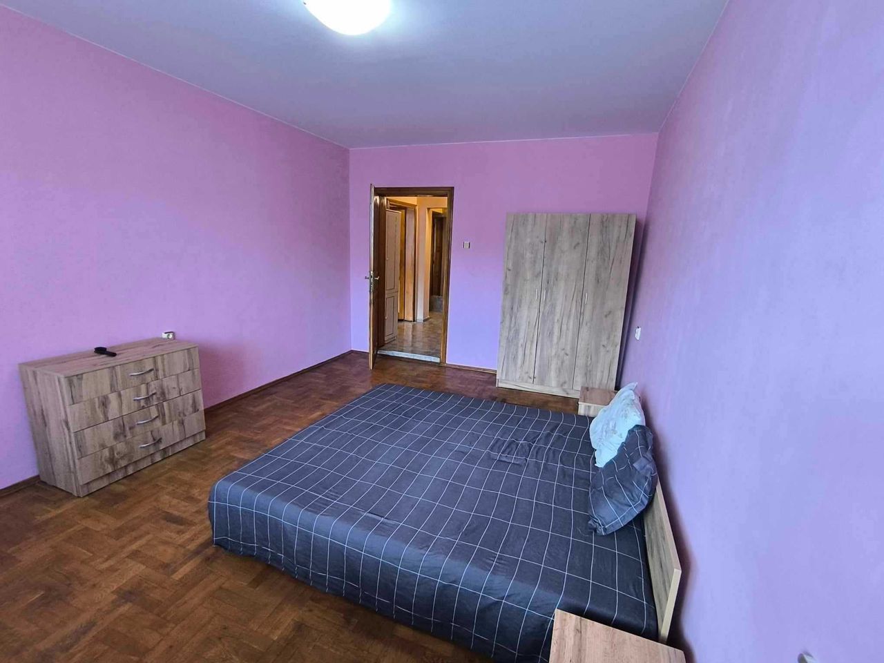 Дава се под наем Тристаен апартамент в Варна, Център - 92 кв.м за 612 € - Снимка #4
