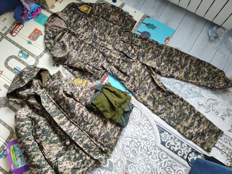 Бушлат китель брюки 2шт футболки и кепка