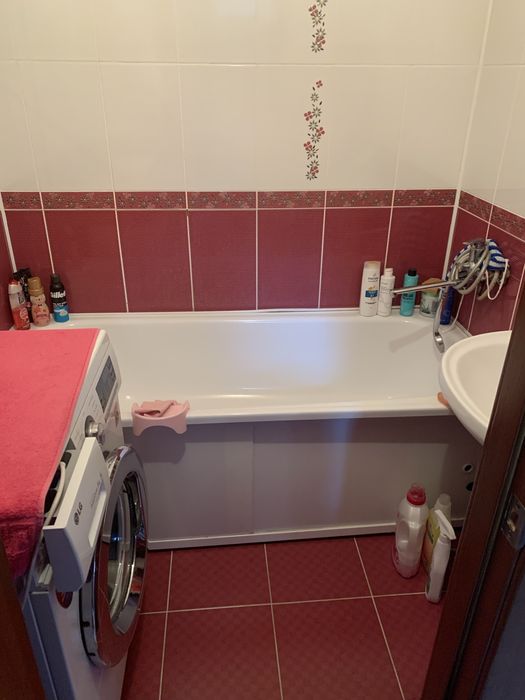 Продам 2-х комнатную , 5/10, 20 мкр.