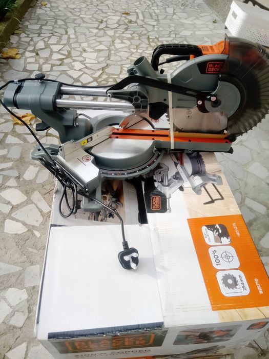 Black+Decker BES710-GB Настолен Трион.Потапящ циркуляр, пендула.