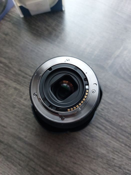 Obiectiv Sony E 18-105mm f/4 G OSS – stare impecabilă + 2 filtre Hoya