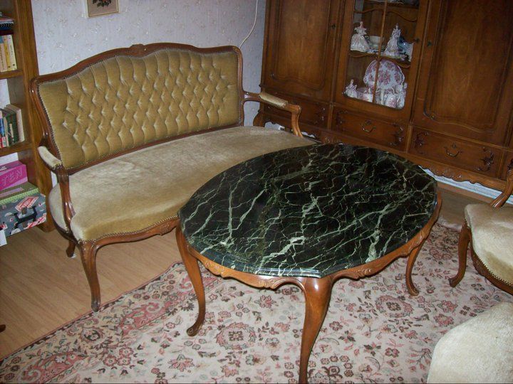 Mobilier vechi Viena, salonas