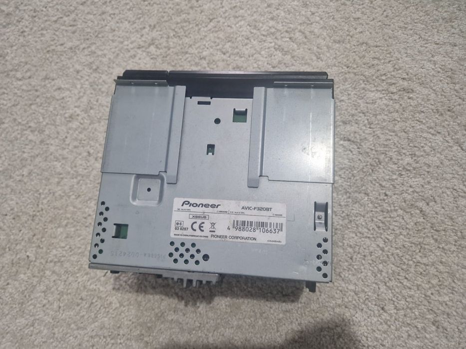 Nagiatie Pioneer AVIC-F320BT touchscreen - navigatie masina auto